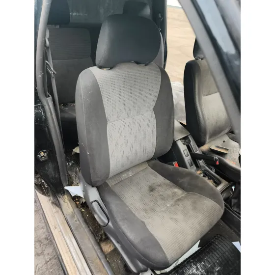 Asiento Delantero Derecho para Nissan Pick Up (D22)