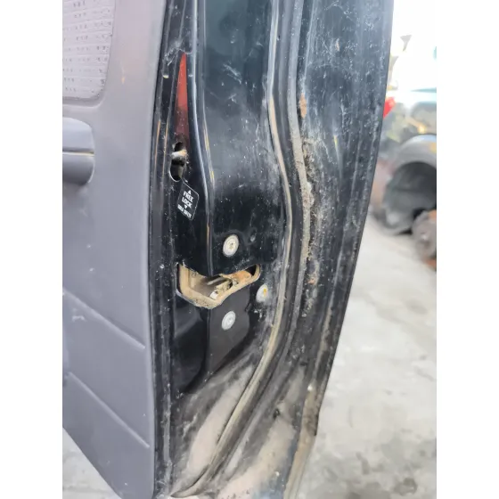 Cerradura Puerta Trasera Derecha para Nissan Pick Up (D22)