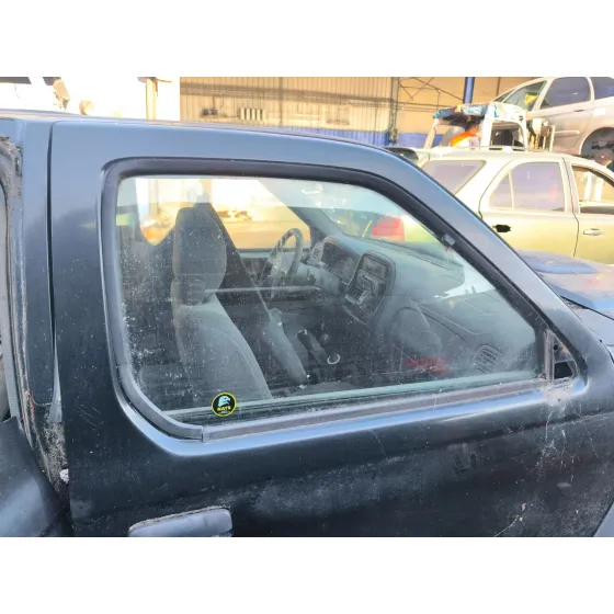 Luna Delantera Derecha para Nissan Pick Up (D22)