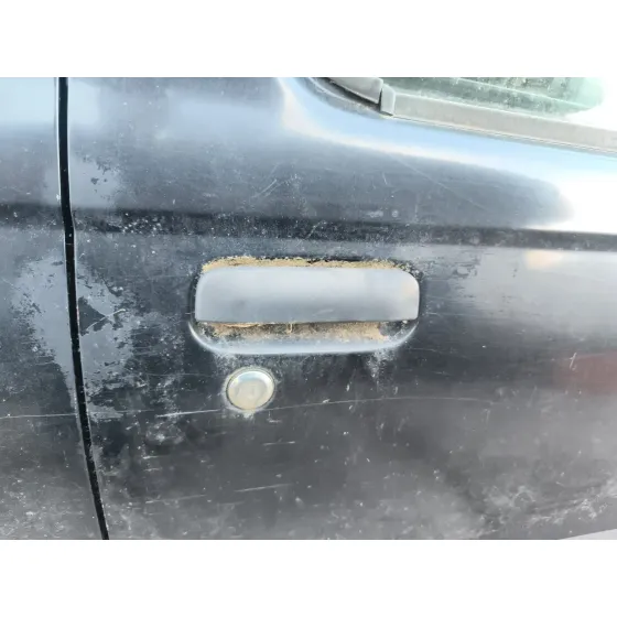 Maneta Exterior Delantera Derecha para Nissan Pick Up (D22)