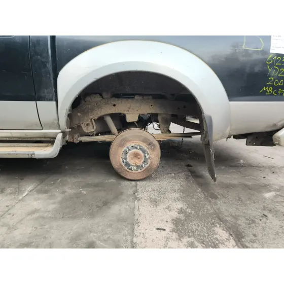Paso De Rueda Trasero Izquierdo para Nissan Pick Up (D22)