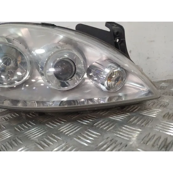 Faro Derecho para Opel Corsa C (X01)