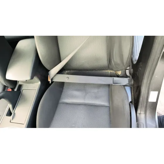 Enganche Cinturon Delantero Izquierdo para Mazda 3 (Bl)