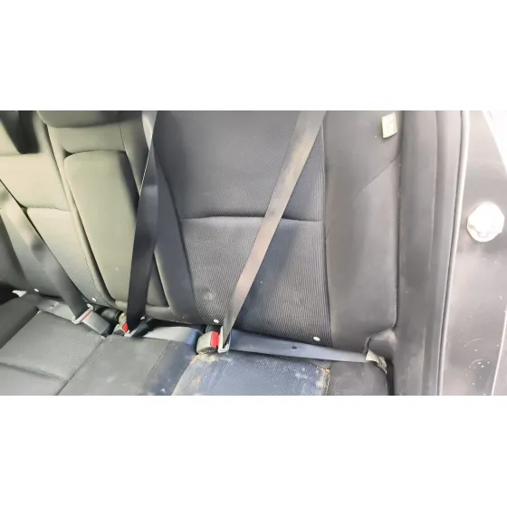 Enganche Cinturon Trasero Izquierdo para Mazda 3 (Bl)