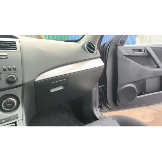 Guantera para Mazda 3 (Bl)