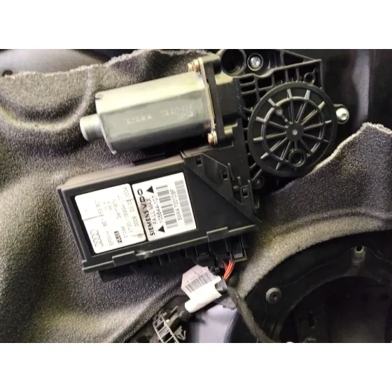 Elevalunas Delantero Izquierdo para Audi A4 B6 (8E2)