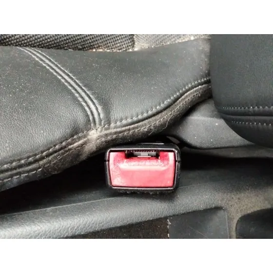 Enganche Cinturon Delantero Derecho para Audi A4 B6 (8E2)