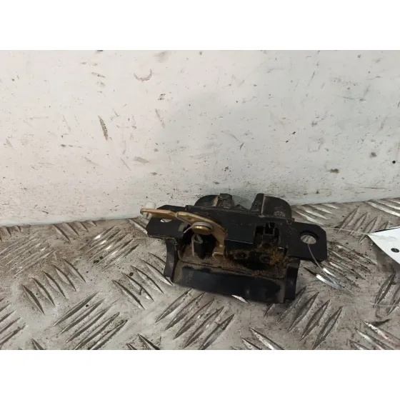 Cerradura Maletero / Porton para Toyota Auris (_E18_)