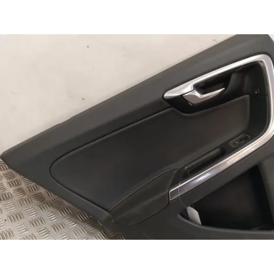 Guarnecido Puerta Trasera Izquierda para Volvo V60 I Cross Country (157)