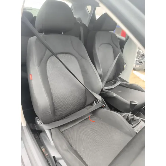 Enganche Cinturon Delantero Derecho para Seat Ibiza Iv (6J5, 6P1)