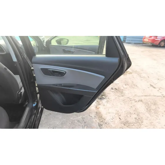 Guarnecido Puerta Trasera Derecha para Seat Leon (5F1)