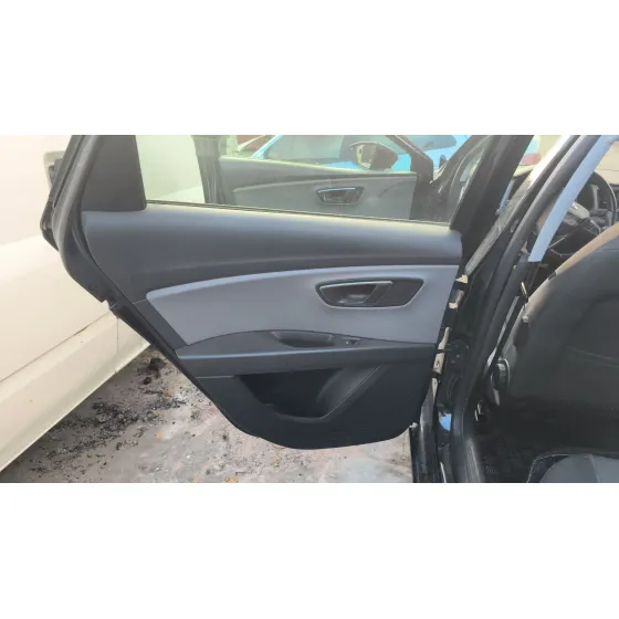Guarnecido Puerta Trasera Izquierda para Seat Leon (5F1)
