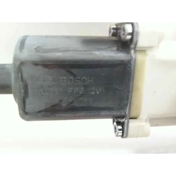 Elevalunas Delantero Derecho para Nissan Micra (K12E)