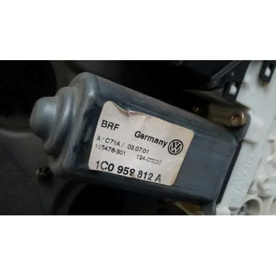 Elevalunas Trasero Derecho para Volkswagen Bora Berlina (1J2)