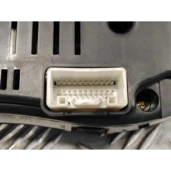 Cuadro Instrumentos para Toyota Avensis Berlina (T25)