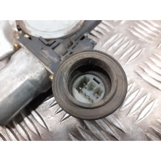 Elevalunas Trasero Derecho para Toyota Prius (Nhw20)