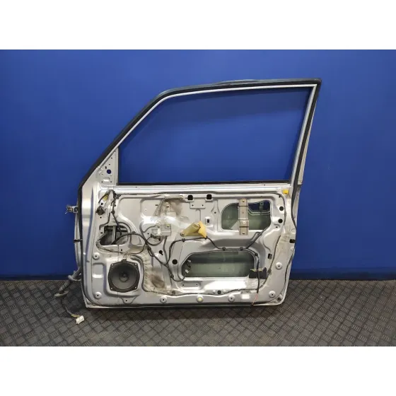 Puerta Delantera Derecha para Mitsubishi Montero (V60/V70)