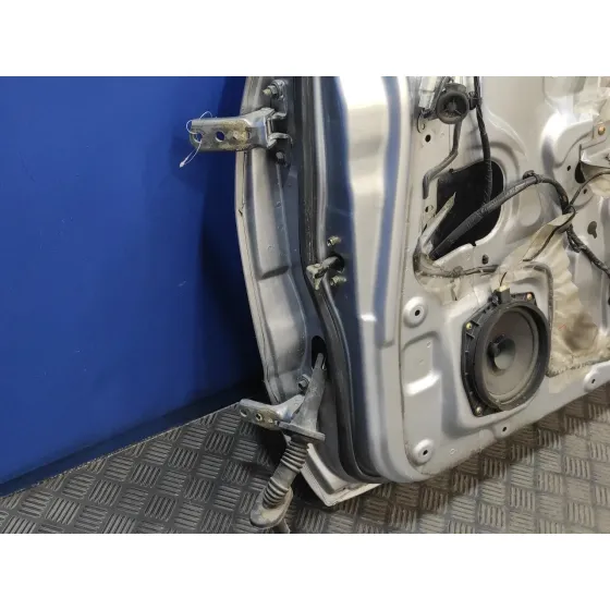 Puerta Delantera Derecha para Mitsubishi Montero (V60/V70)