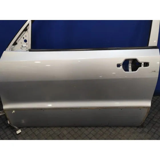 Puerta Delantera Izquierda para Mitsubishi Montero (V60/V70)