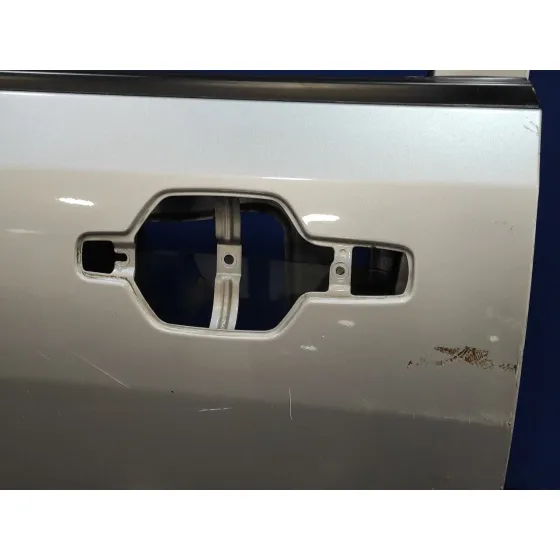 Puerta Delantera Izquierda para Mitsubishi Montero (V60/V70)