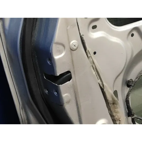 Puerta Delantera Izquierda para Mitsubishi Montero (V60/V70)