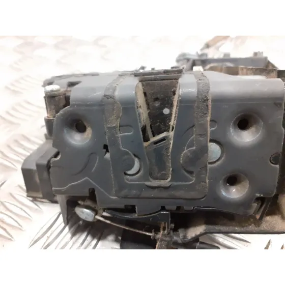 Cerradura Puerta Delantera Derecha para Ford Focus Lim. (Cb4)