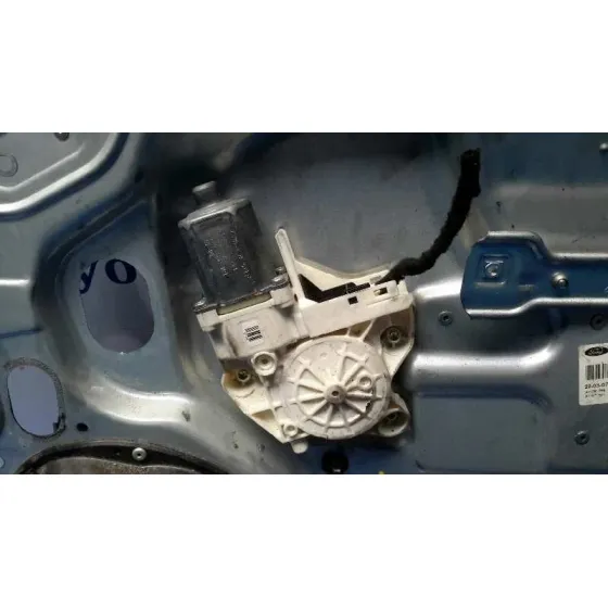 Elevalunas Delantero Derecho para Ford Focus Berlina (Cap)