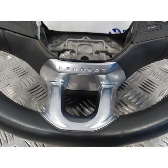 Volante para Peugeot 2008 (--.2013->)