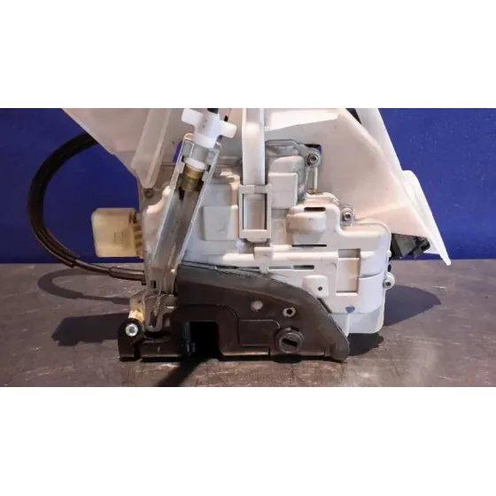 Cerradura Puerta Trasera Derecha para Volkswagen Passat Variant (3C5)