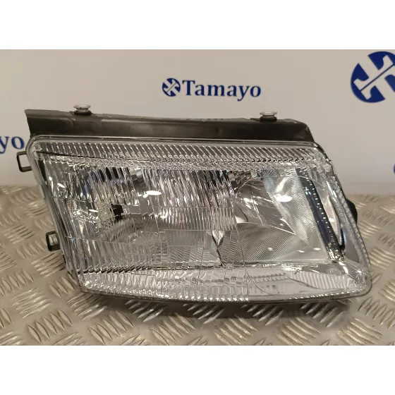 Faro Derecho para Volkswagen Passat Berlina (3B2)