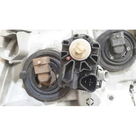 Faro Derecho para Toyota Corolla Verso (E12)