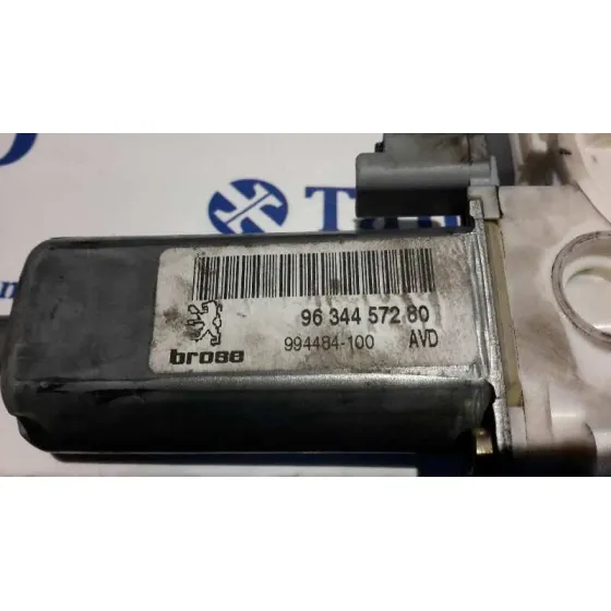 Motor Elevalunas Delantero Derecho para Peugeot 307 (S1)
