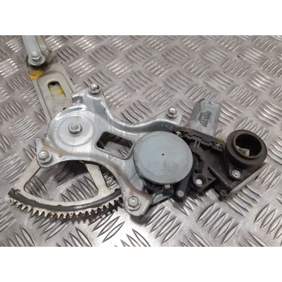 Elevalunas Delantero Izquierdo para Toyota Rav 4 (A3)