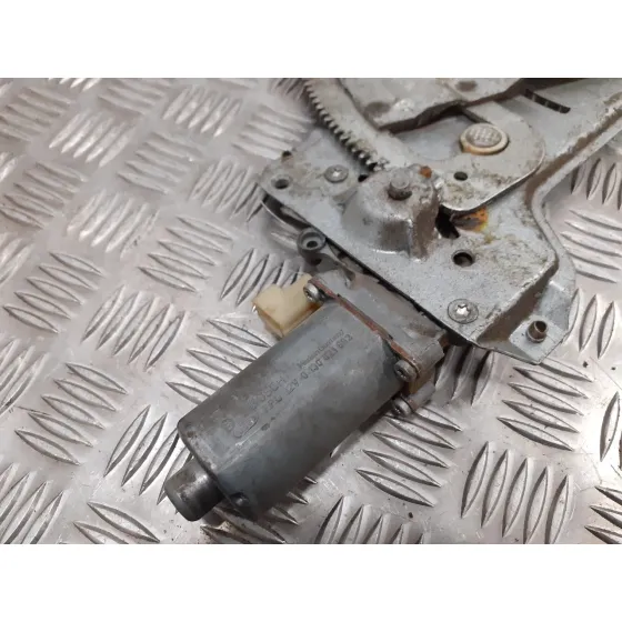 Elevalunas Delantero Derecho para Saab 900 Berlina