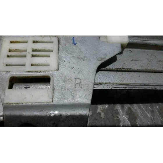 Elevalunas Delantero Derecho para Toyota Avensis Berlina (T 22)