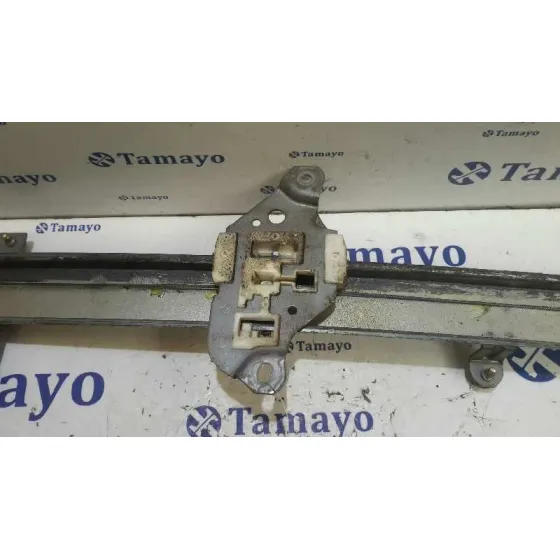 Elevalunas Delantero Derecho para Nissan Pick-Up (D22)