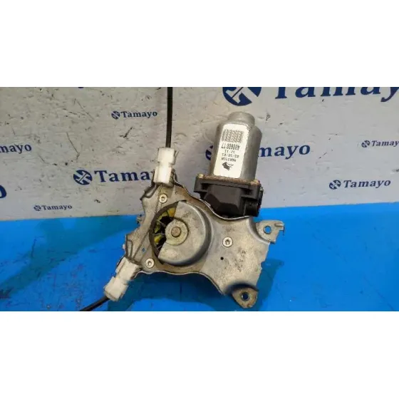 Elevalunas Delantero Derecho para Nissan Almera (N16/E)