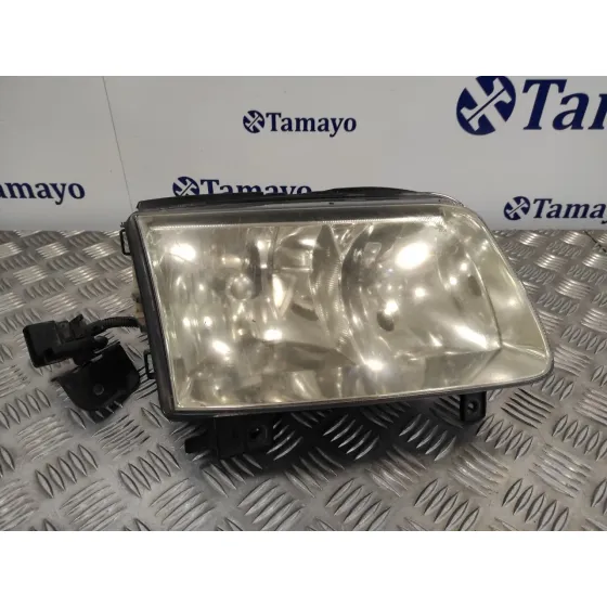 Faro Derecho para Volkswagen Polo Berlina (6N2)