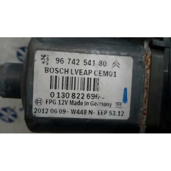Elevalunas Delantero Derecho para Peugeot 208