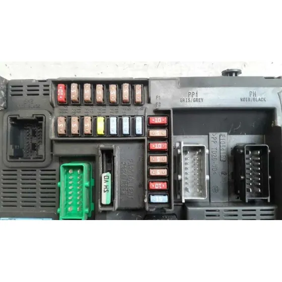 Caja Reles / Fusibles para Peugeot 2008 (--.2013->)