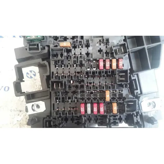 Caja Reles / Fusibles para Volkswagen Golf Vii Lim. (5G1)