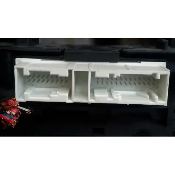 Caja Reles / Fusibles para Volkswagen Golf Vii Lim. (5G1)