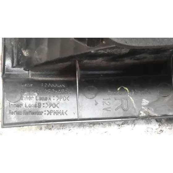 Piloto Trasero Izquierdo para Toyota Corolla (E12)