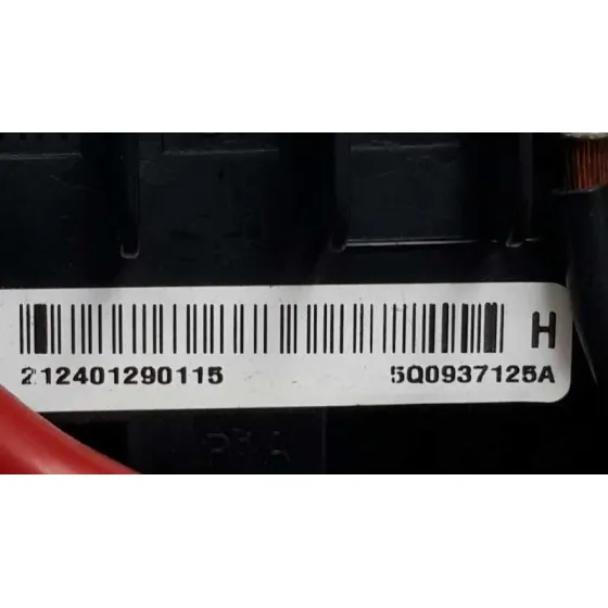 Caja Reles / Fusibles para Volkswagen Golf Vii Lim. (5G1)