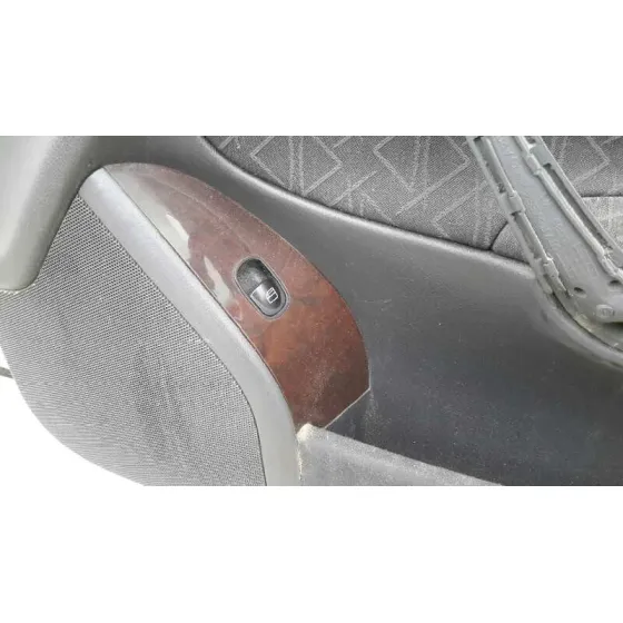 Puerta Delantera Derecha para Mercedes-Benz Clase C (W203) Berlina