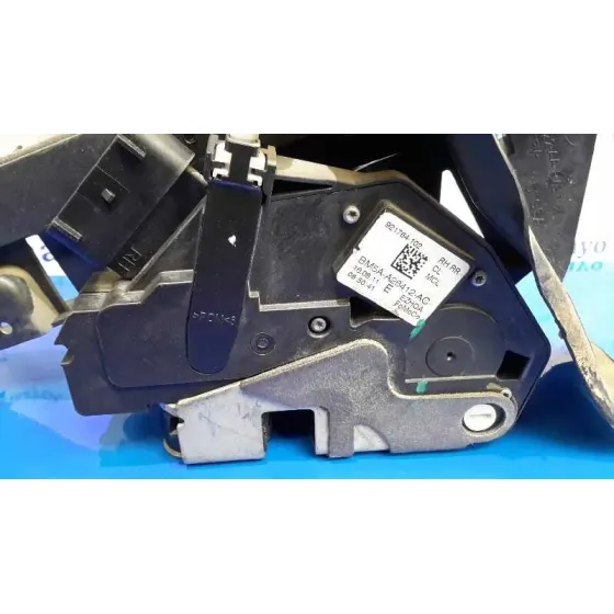 Cerradura Puerta Trasera Derecha para Ford Focus Lim. (Cb8)