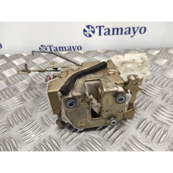 Cerradura Puerta Trasera Izquierda para Nissan Pick-Up (D22)