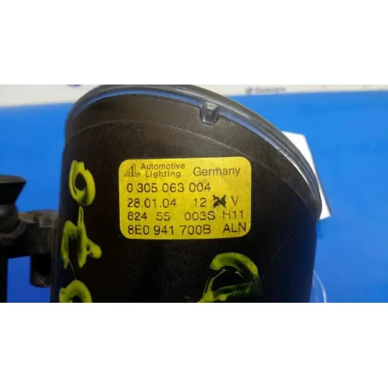 Faro Antiniebla Derecho para Audi A4 Avant (8E)
