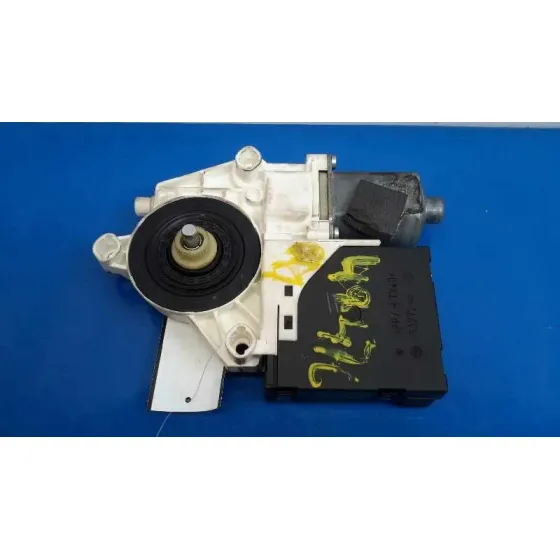 Motor Elevalunas Delantero Derecho para Audi A3 (8P)