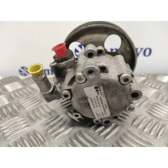 Bomba Servodireccion para Nissan Primera Berlina (P11)